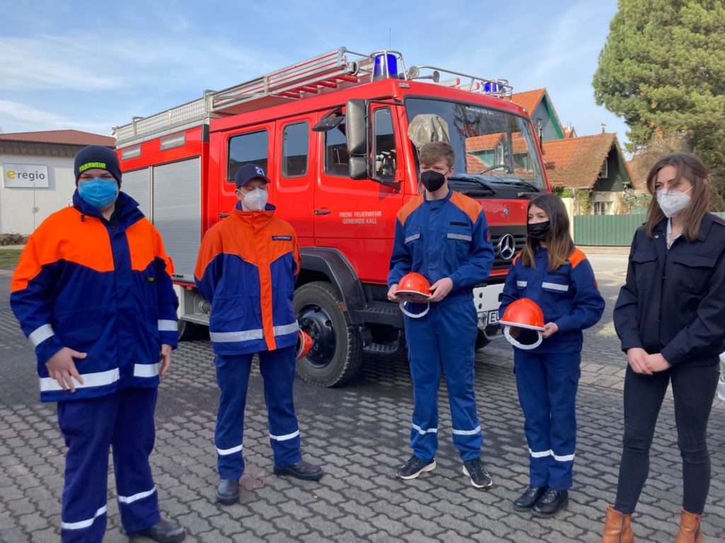 Neue Helme für die Jugendfeuerwehr Kall