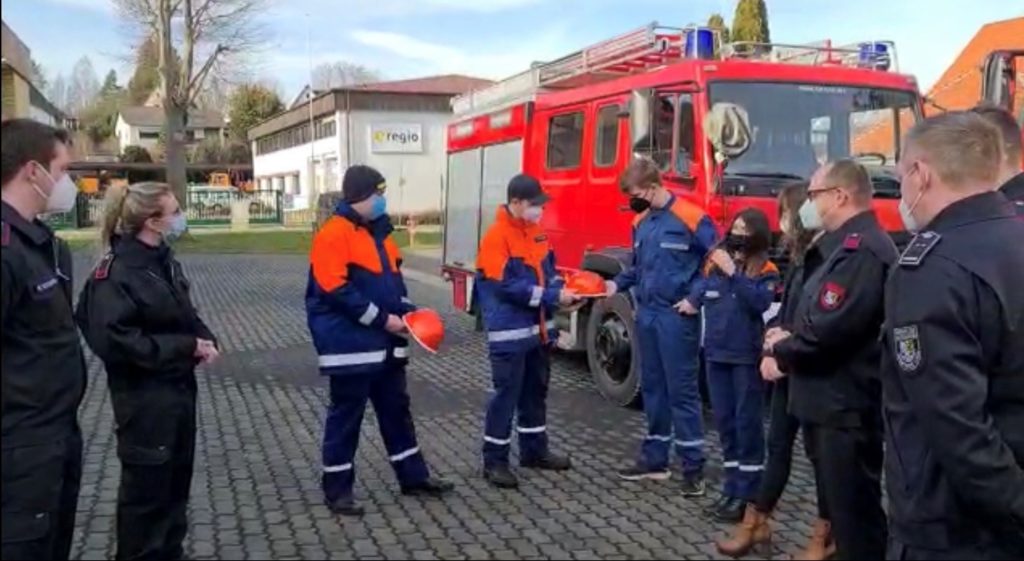 Neue Helme für die Jugendfeuerwehr Kall